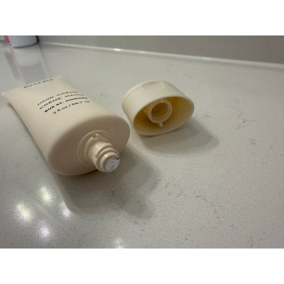 $24 New Ouai Hand Crème Rue St Honore - Picture 4 of 4